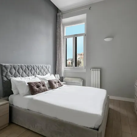 Deza Cozy Place Manzoni Apartment *