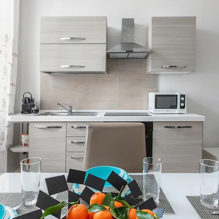 Deza Cozy Place Manzoni Apartament