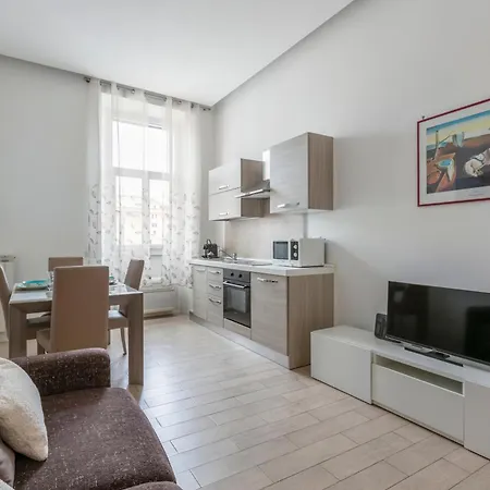 Deza Cozy Place Manzoni Apartment *