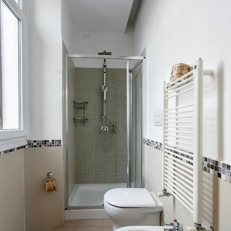 Deza Cozy Place Manzoni Apartment